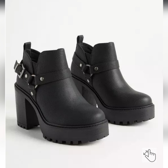 TORRID LUG SOLE BIKER BOOTS Size 7.5 Wide Width NWOT Black - Picture 1 of 9